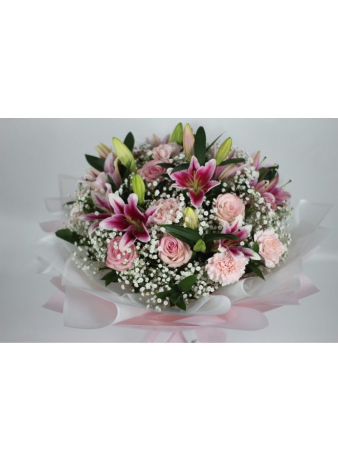 Big Buds Flowers باقة زهور زنبق وقرنفل وردية ممتعة - Image 2