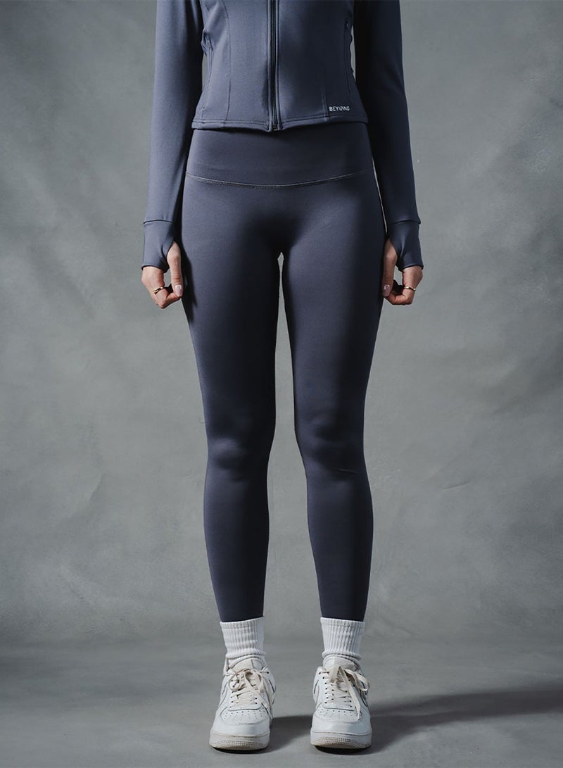 Beyond Sportswear Women's Grey Seamless Leggings - Image 1