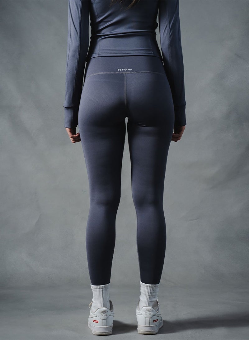 Beyond Sportswear Women's Grey Seamless Leggings - Image 2