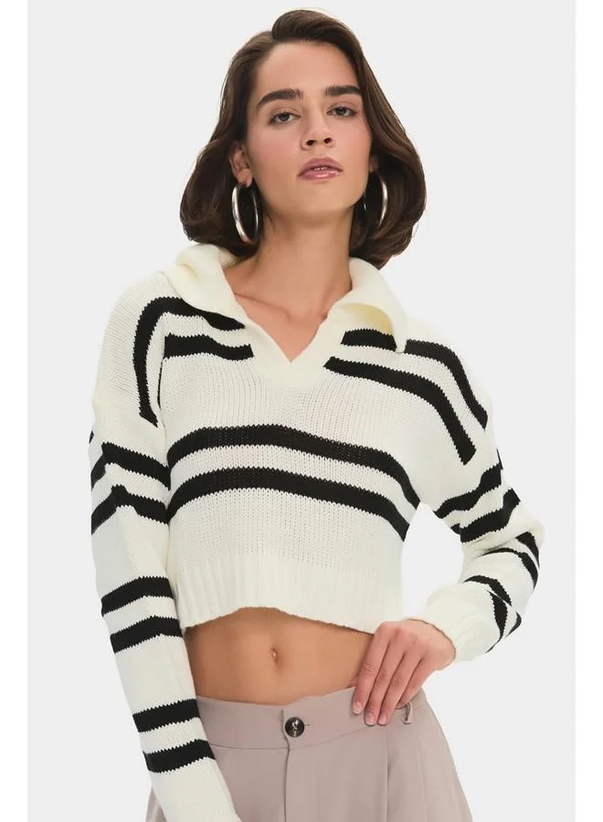 جون June Women Striped Collar Detailed Crop Sweater White