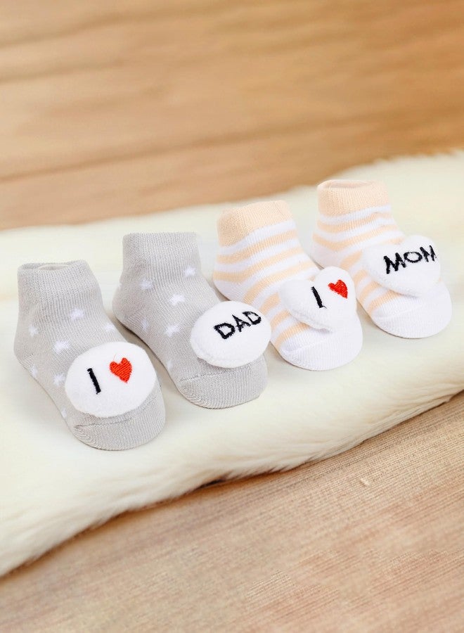BabyMoo مجموعة هدايا من جوربي بيبي مو 3D أحب مامي ودادي قطن بطول كاحل مكونة من 2 لون أصفر ورمادي - Image 2