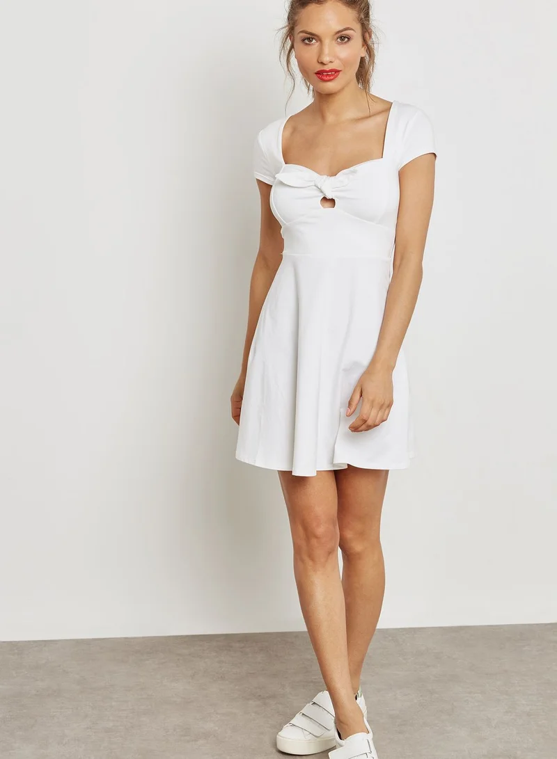 FOREVER 21 Cut Out Detail Dress