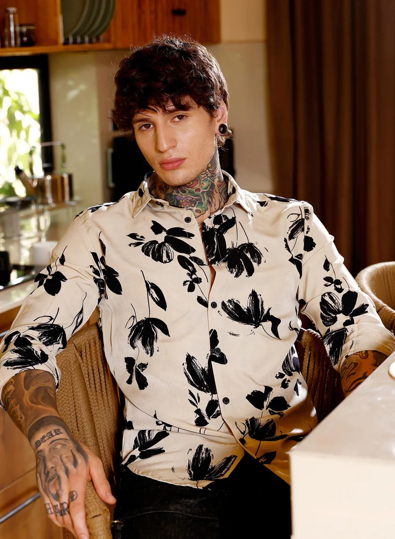 Campus Sutra Campus Sutra Men Flora-Stroke Imprint Shirt | Spread Collar Long Cuffed Sleeves | Button Closure Curved Hem | Floral-Print Plain | Woven Fabric For Casual & Daily Wear | Ecru Beige & Midnight Black