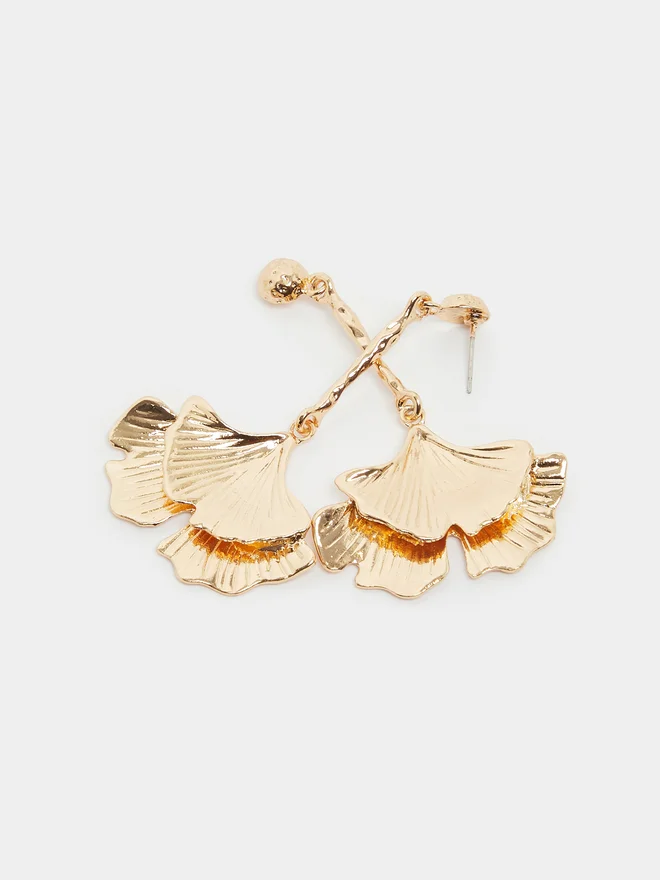 Styli Styli Leaf Dangle Earrings