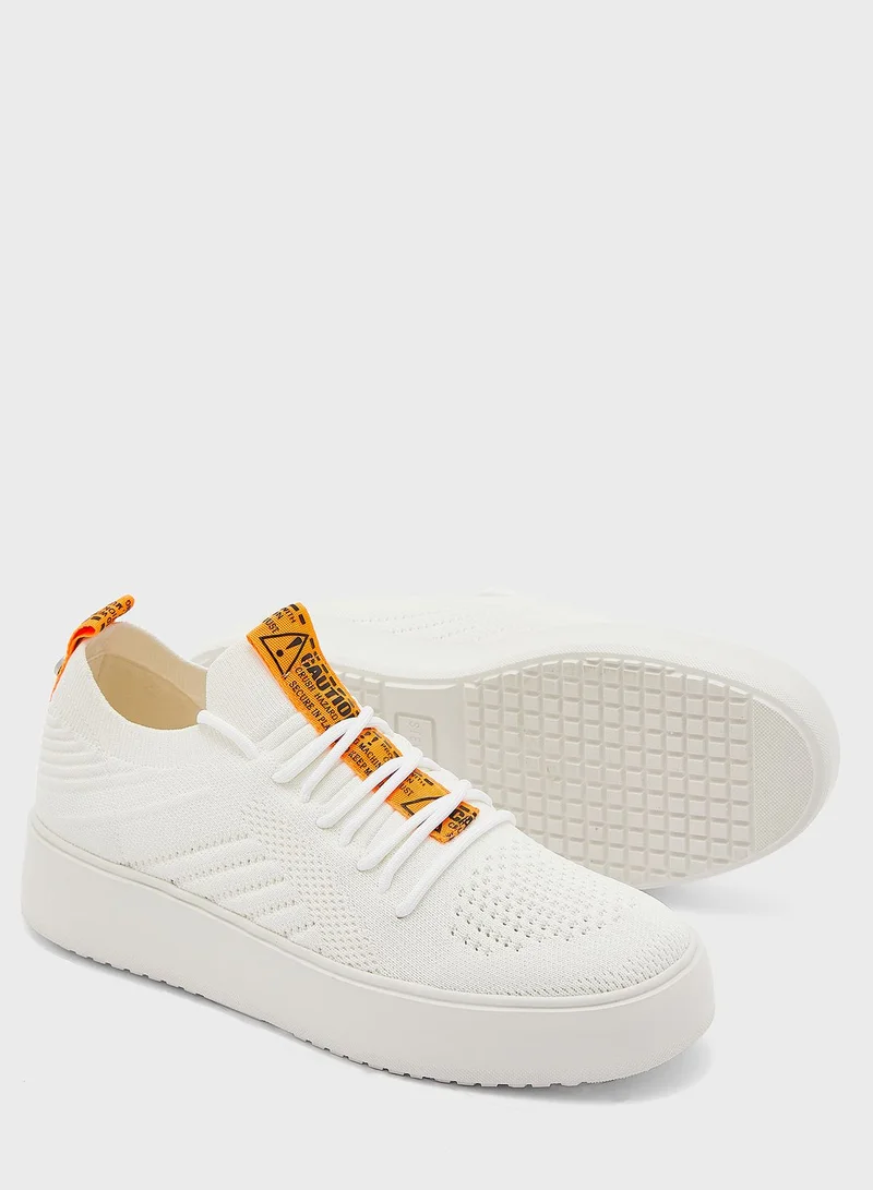 STEVE MADDEN Britta Low Top Sneaker