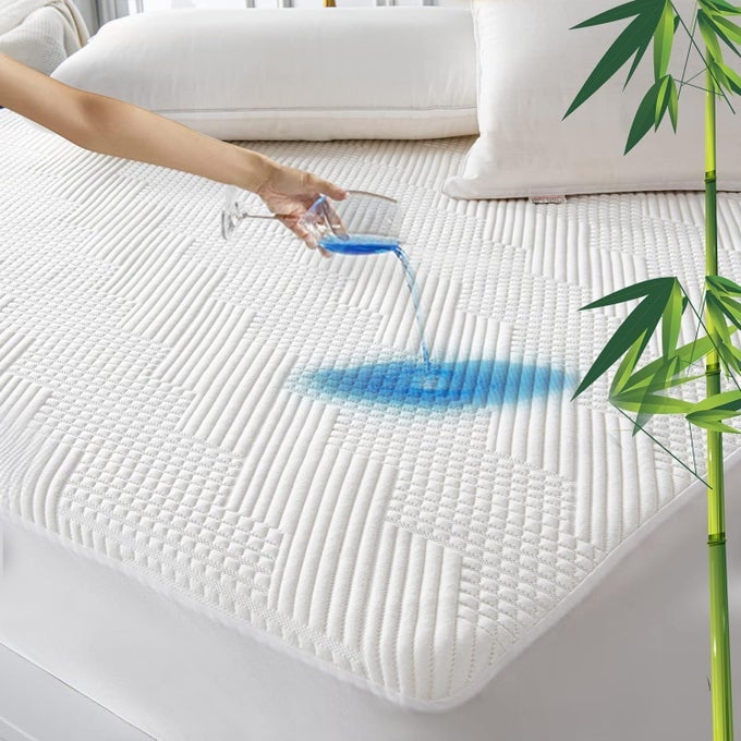 RAYON BAMBOO WATERPROOF MATTRESS PROTECTOR CAL KING SIZE 3D AIR FIBER COOLING MATTRESS COVER BREATHABLE ULTRA SOFT MATTRESS PAD NOISELESS FITS UP TO 26 DEEP POCKET MATTRESS MACHINE WASHABLE