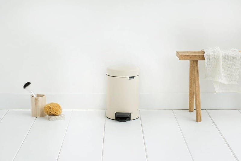 Brabantia  Newicon Pedal Bin with Plastic Inner Bucket, 3 Litre -soft beige - Image 3