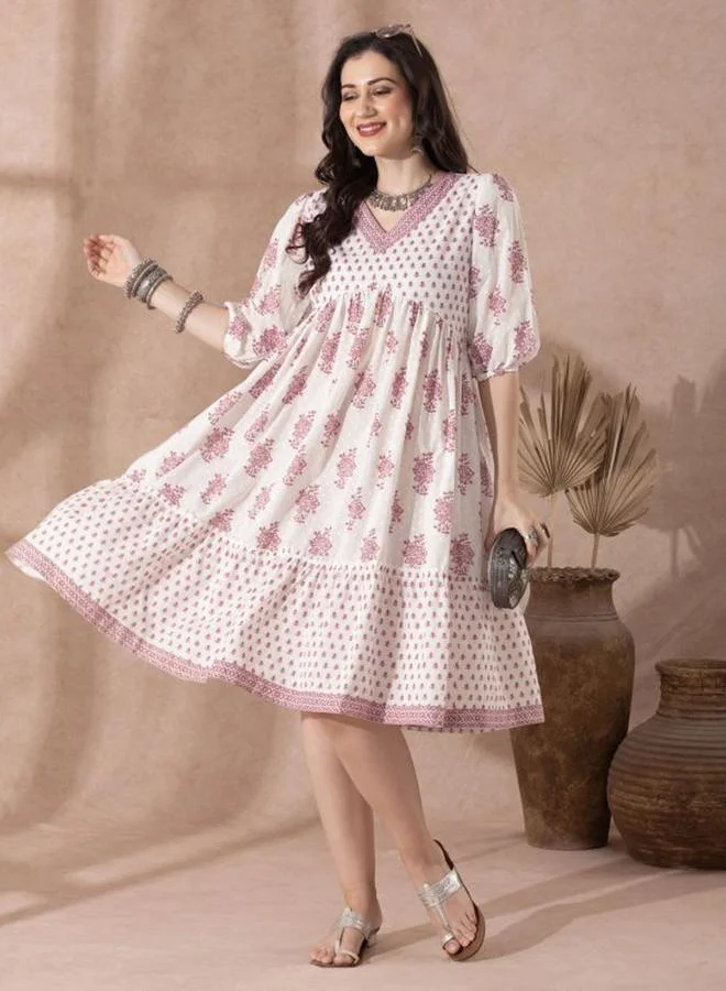 جلو باص فستان فيوجن بطبعة زهور عرقية وحافة واسعة