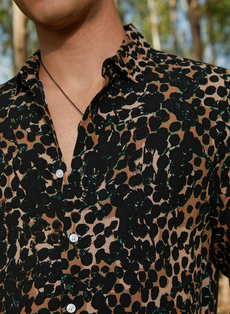 Campus Sutra Men's Yellow Ochre & Onyx Black Cheetah Imprint Shirt