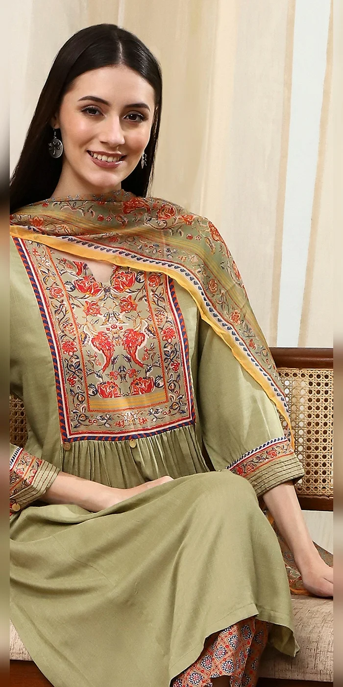 Women Light Green Solid Gathered Straight Suit Set