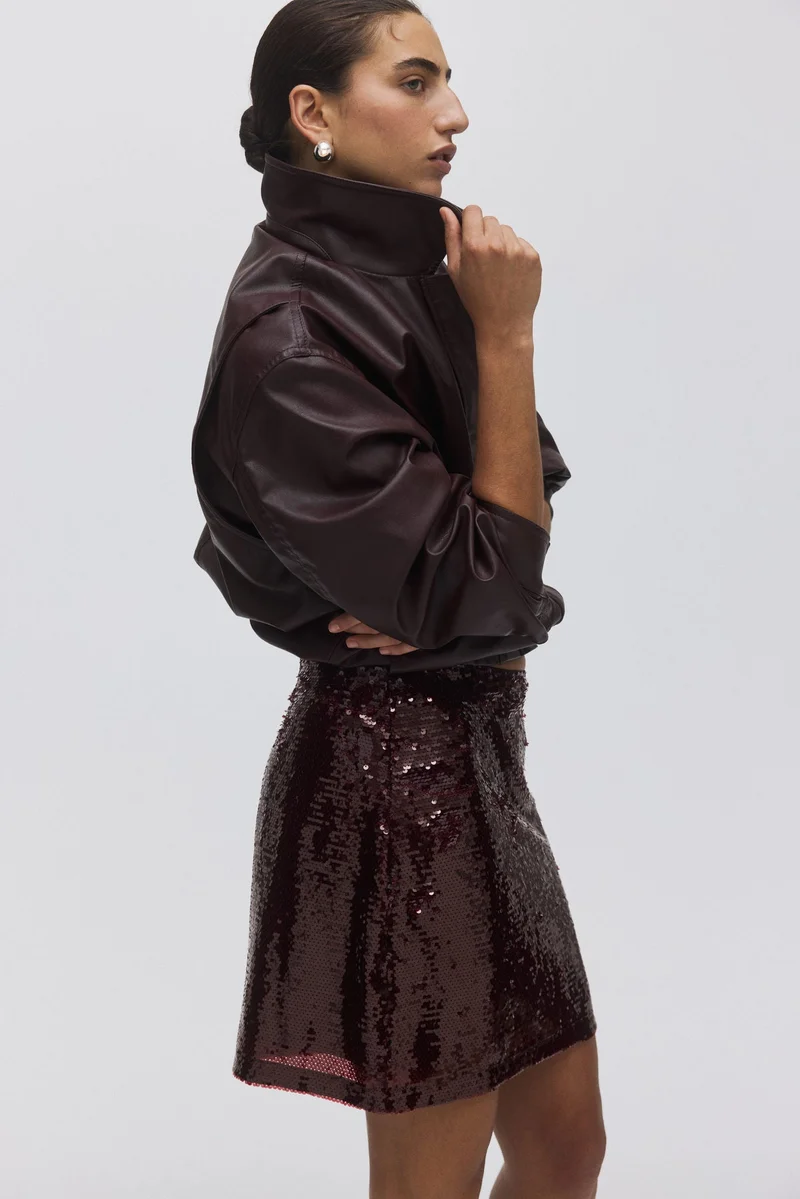 اتش اند ام تنورة مزينة بالترتر