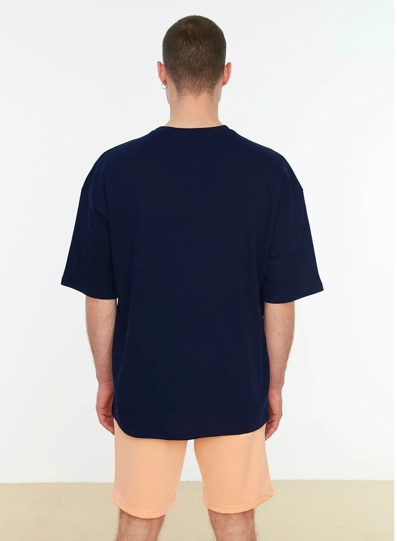 trendyol Navy Blue Men's Oversize  City Printed T-Shirt with Crew Neck - Image 3