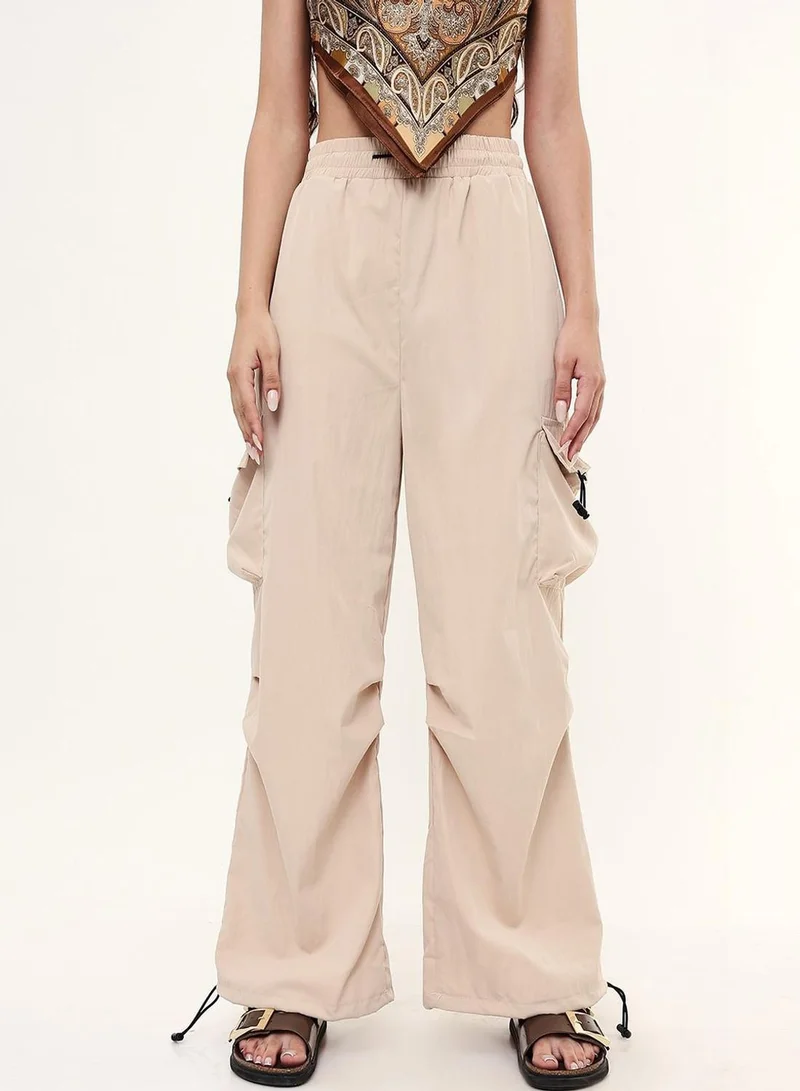 دينيس لينغو Women Beige Poly Solid Full Casual Straight Trouser