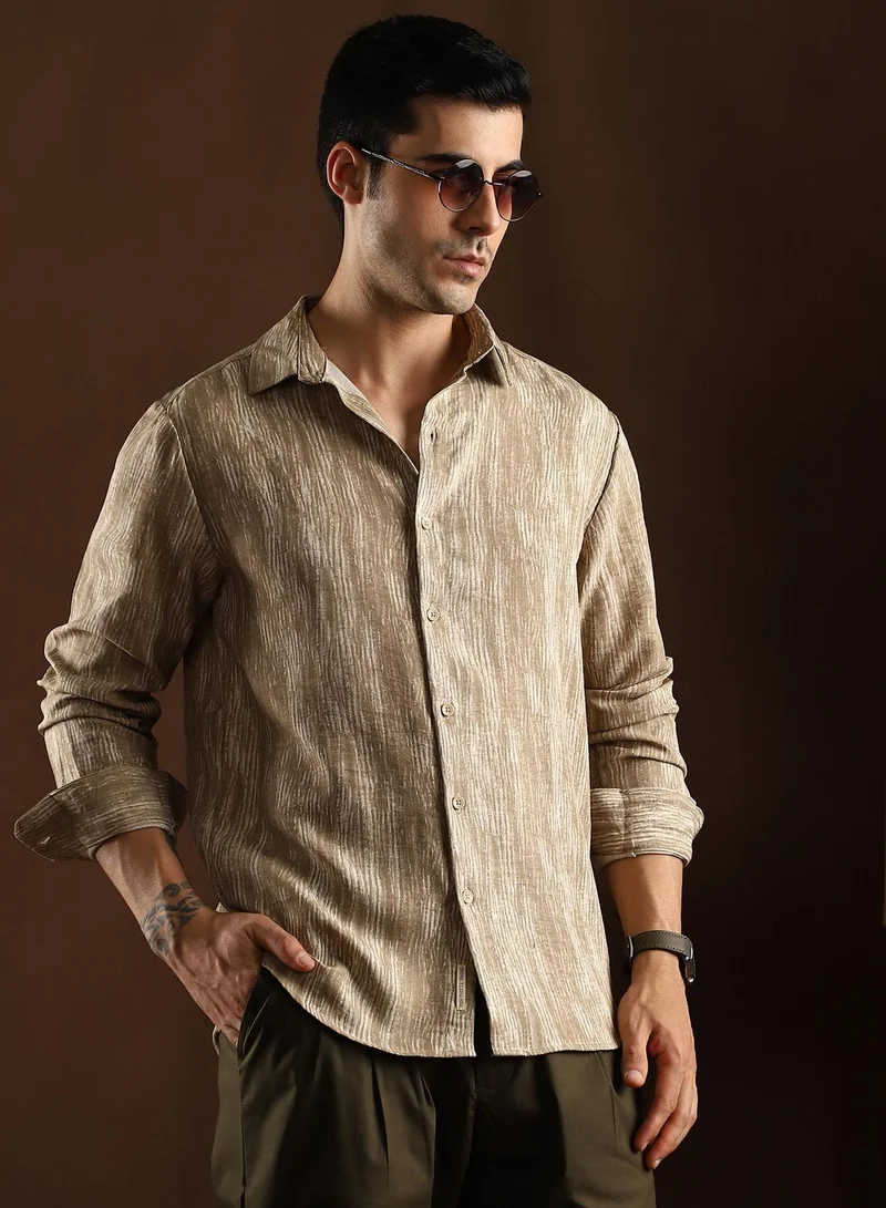 Campus Sutra Men's Peanut Beige & Daisy White Distortion-Weave Shirt