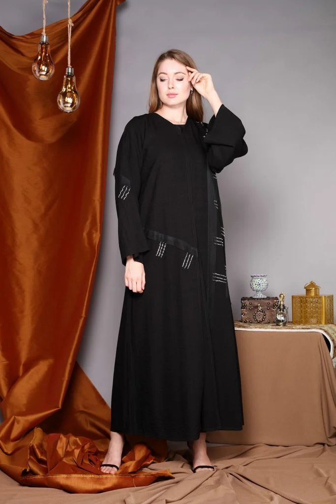 Moistreet Embroidered Open Abaya