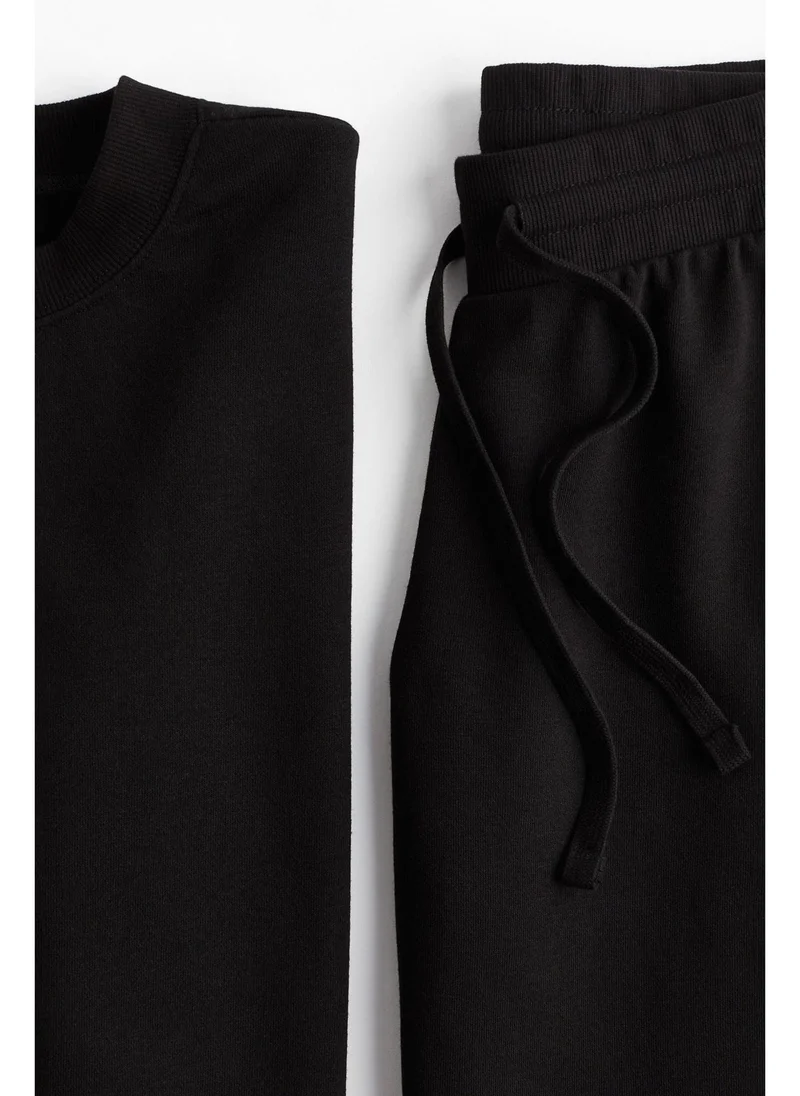H&M 2-piece sweatshirt set