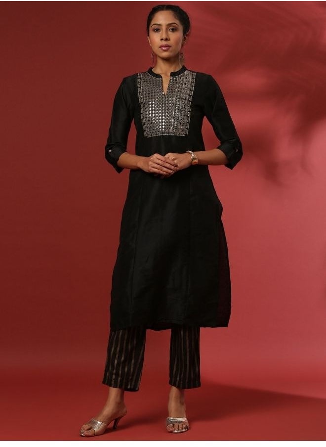 Abhishti Embroidered 2pc kurta set  - Image 1