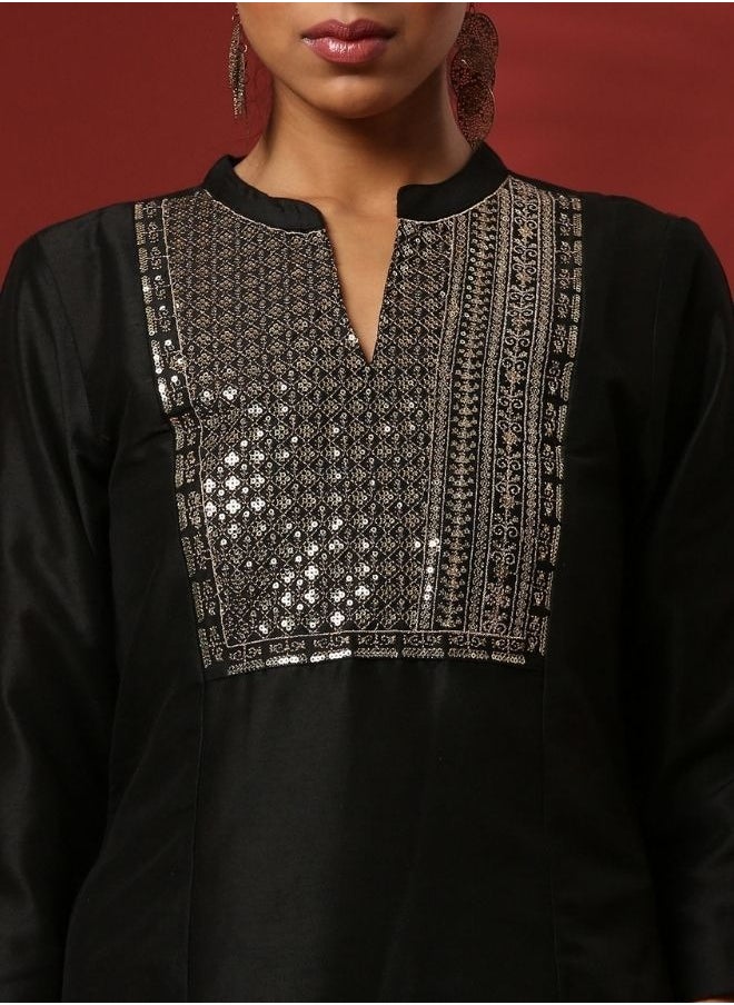Abhishti Embroidered 2pc kurta set  - Image 2