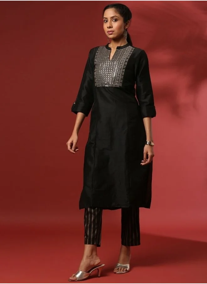 Abhishti Embroidered 2pc kurta set
