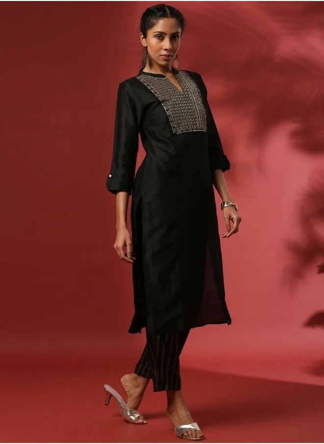 Abhishti Embroidered 2pc kurta set