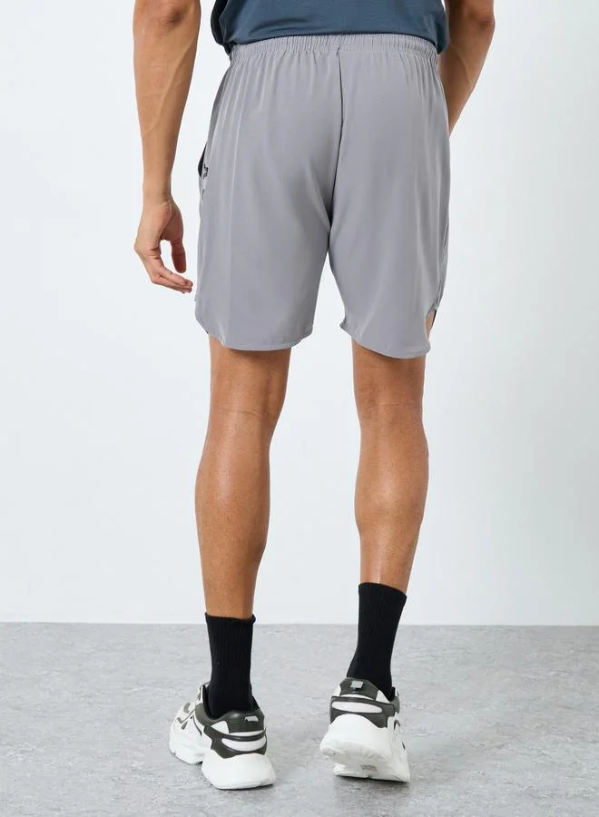 ستايلي اكتيف شورت تمرين بتفاصيل طباعة جانبية