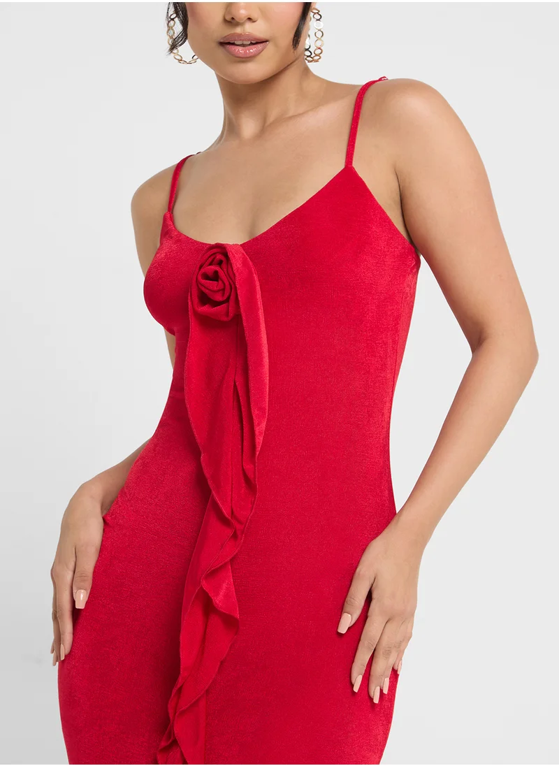 جينجر Crosage & Frill Detail Slip Dress