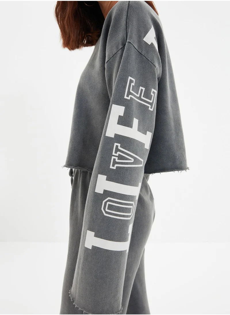 trendyol Crew Neck Knitted Sweatshirt