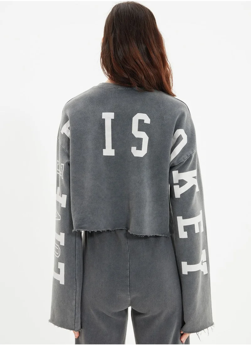 trendyol Crew Neck Knitted Sweatshirt
