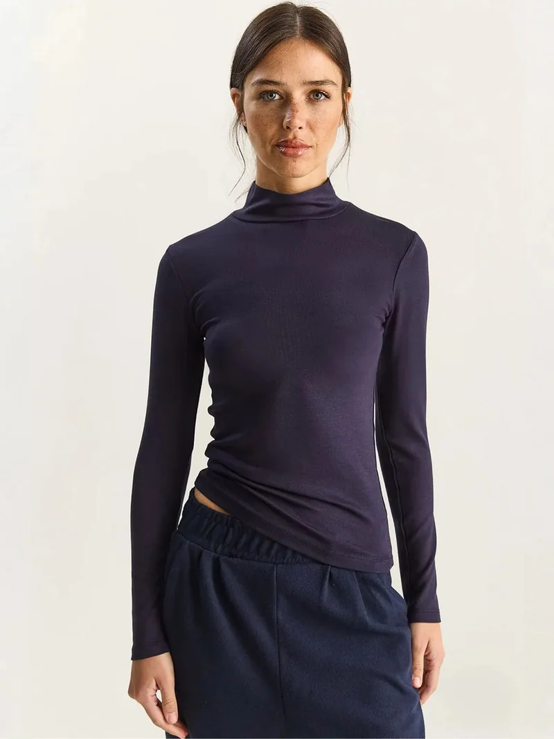 بيانكو لوتشي LUCCI Slim Fit Long Sleeve Half Turtleneck Top