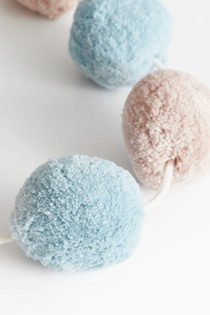 اتش اند ام زينة حائط بشكل طائرة ورقية