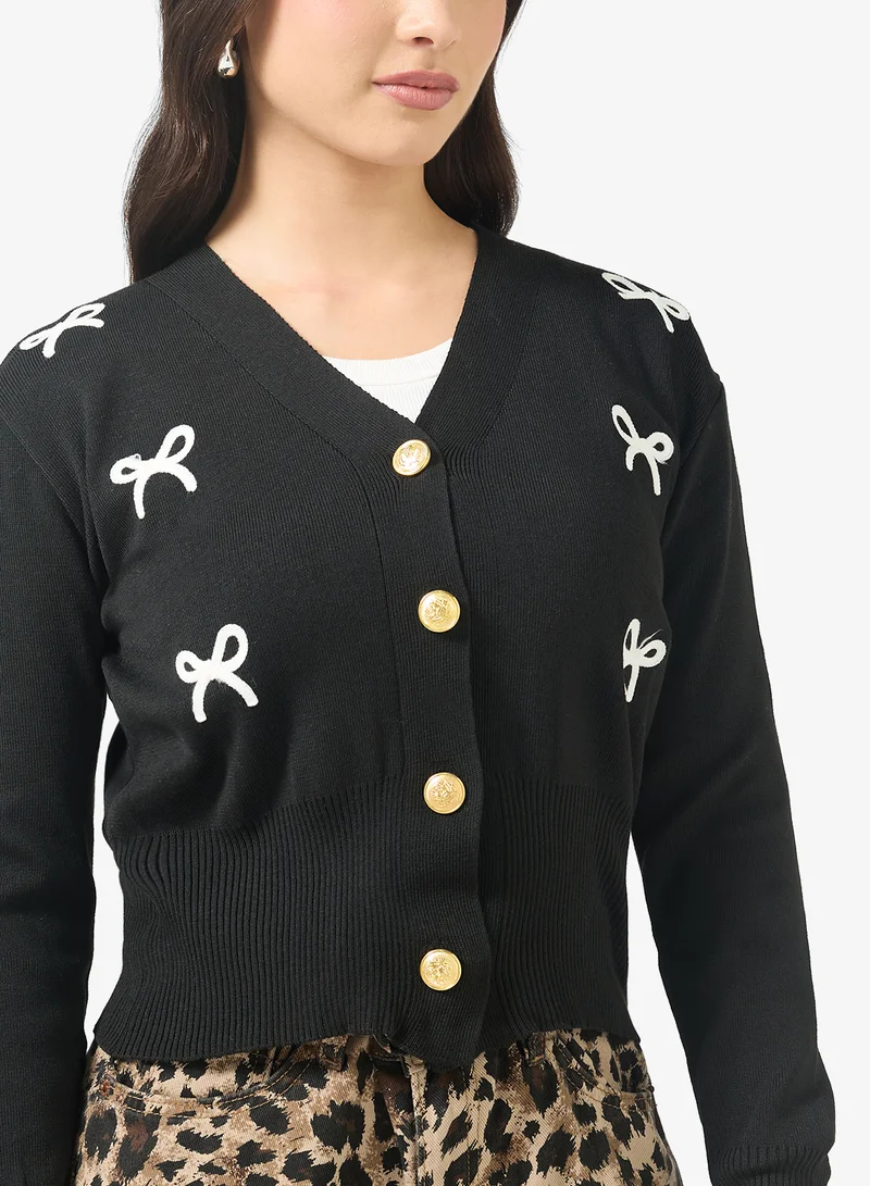 جينجر كارديجان بأزرار وتفاصيل فيونكة