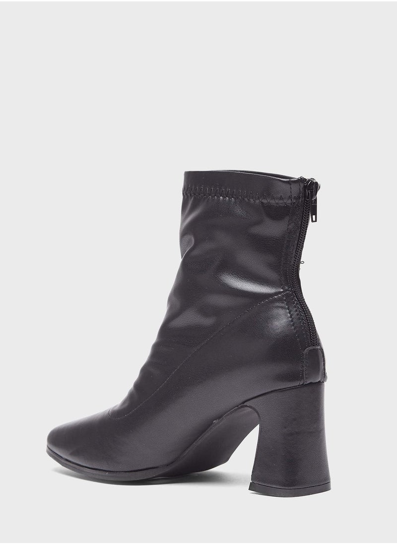 shoexpress - Pointed Toe Ankle Boots - Image 1