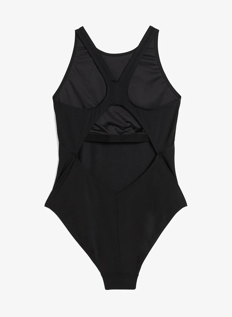 بوما سباحة بظهر سباق