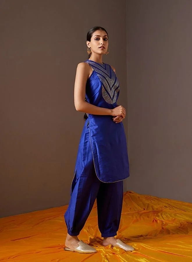 Abhishti Banarasi zari Yoke high-low kurta-Imperial Blue