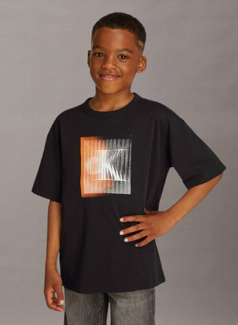 كالفن كلاين جينز تيشرت مزين برسمة شعار كلفن كلاين - Image 1