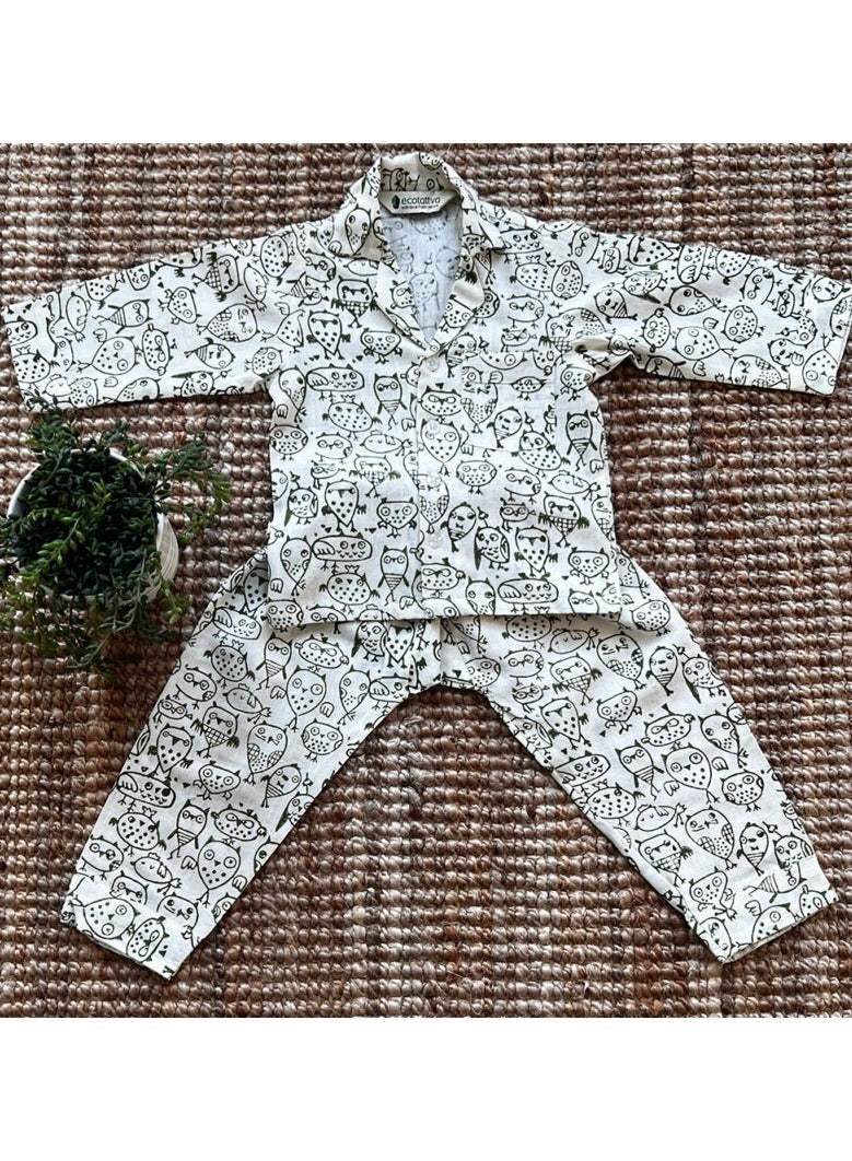 ecotattva بدلة نوم للأطفال من القطن الخادي الموسلين بطبعة رسوم متحركة داكنة - Image 1