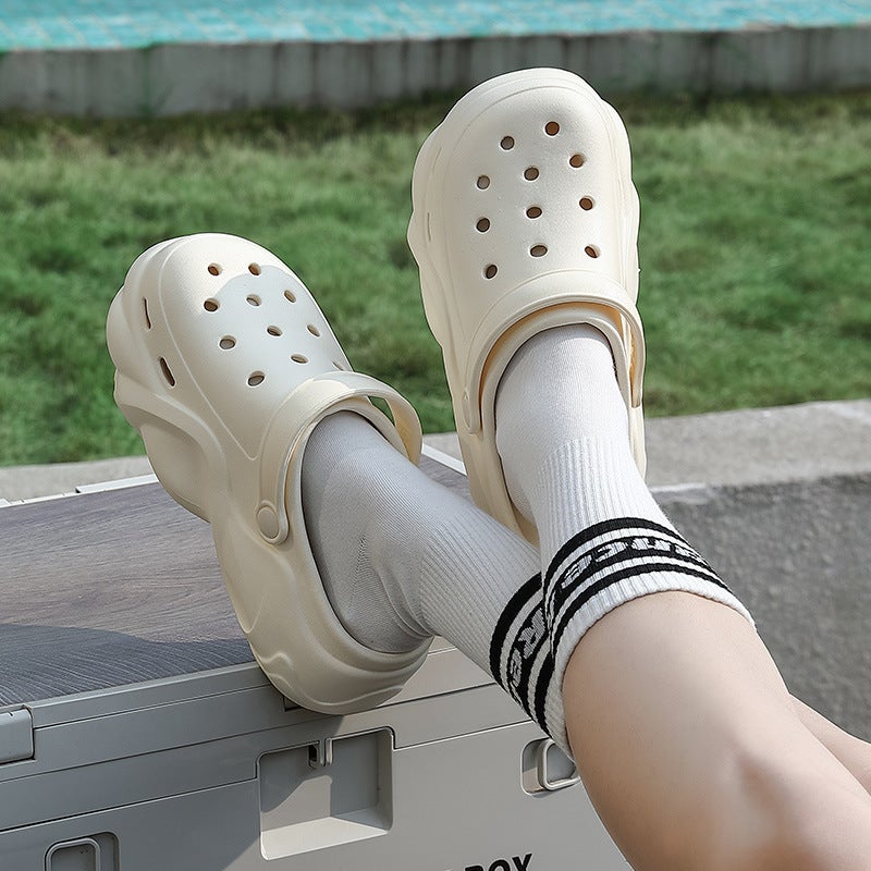 in stock Platform Hole Shoes Womens Summer Outer Wear 2024 New Style Increased Outdoor Beach Seaside Ins Baotou Tow White [vest girl] 8802