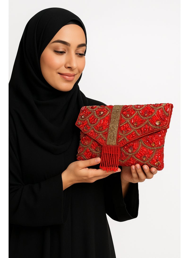 أركاد Arcad حقيبة كلاتش حمراء أنيقة – مشغولة يدوياً بالخرز والترتر للسهرات والحفلات"  يركز على كلمة أنيقة لجذب الباحثين عن الأناقة. - Image 2