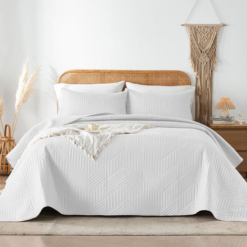 Davulos Queen Quilt Bedding Set,White Ultrasonic Full/Queen Quilt Set Reversible Microfiber Bedspread,Lightweight Soft Modern Geometric Coverlet Set for All Seasons(1 Quilt,2 Pillow Shams) - Image 1