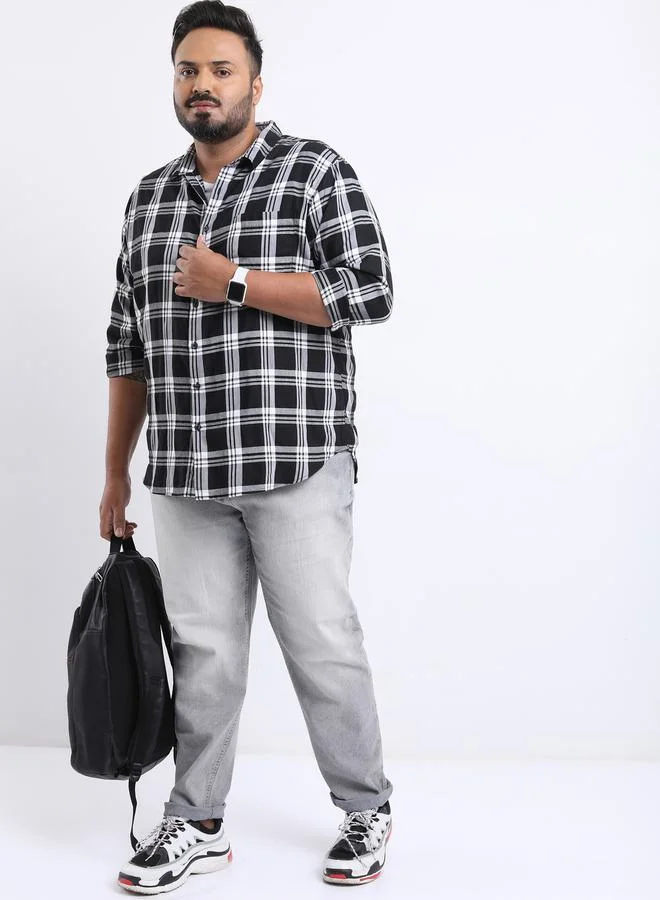 HIGHLANDER Plus Light Fade Mid Rise Jeans with Pockets by Styli