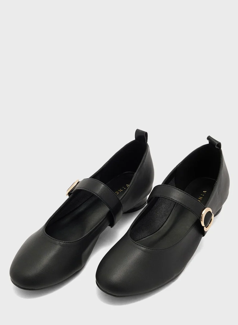 Vincci Close Toe Low Heel Pumps