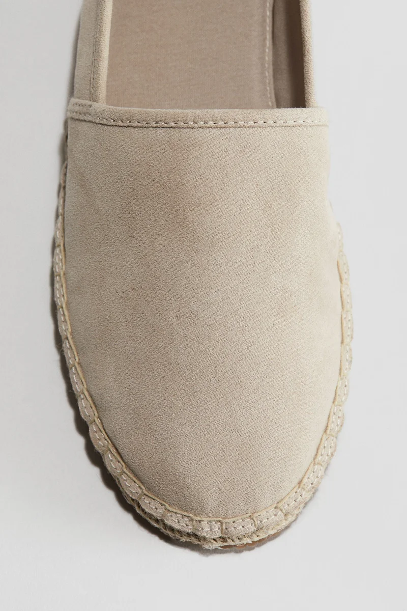 اتش اند ام حذاء إسبادريل