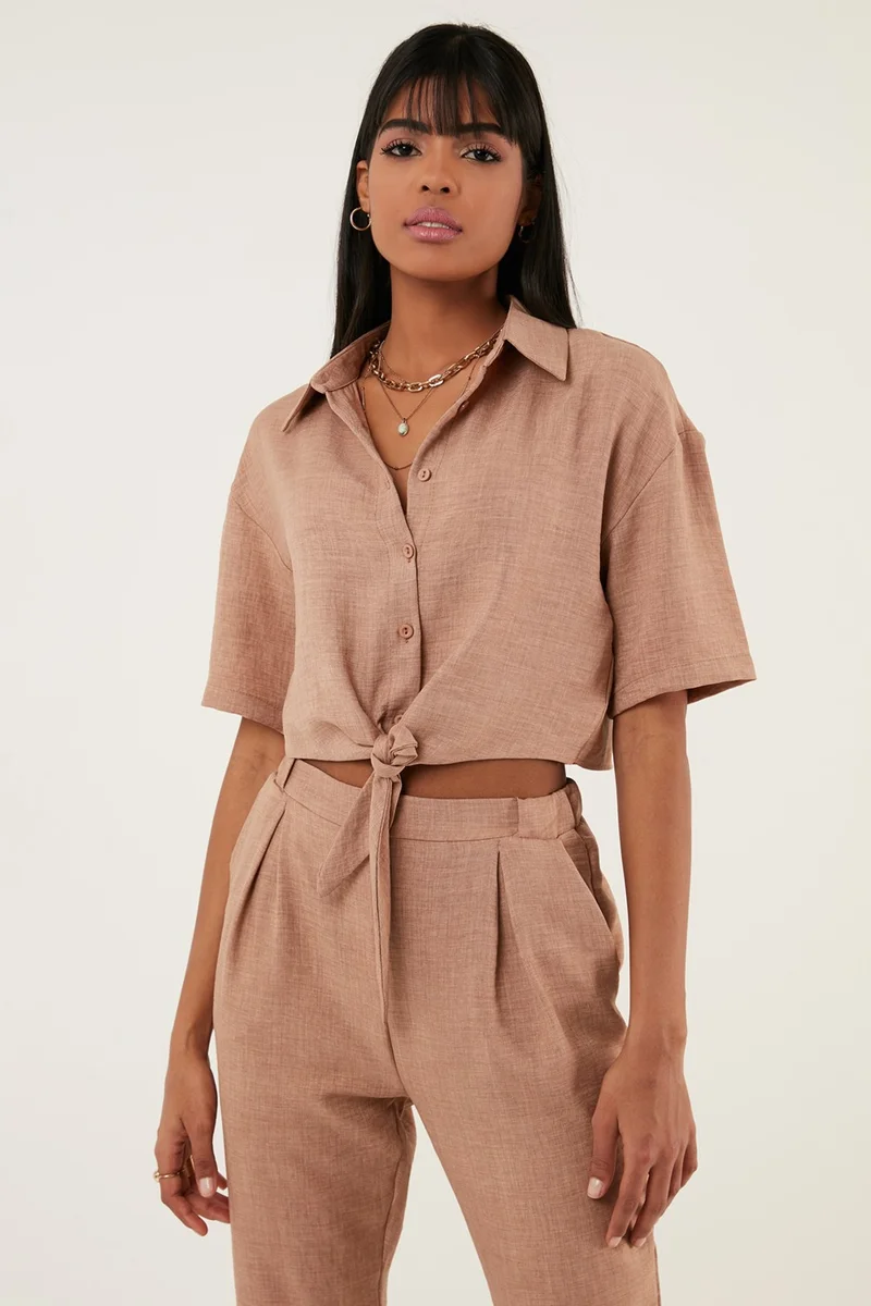 ليلا Linen Look Tie-Up Short Sleeve Crop Shirt Women's Shirt 611AU007