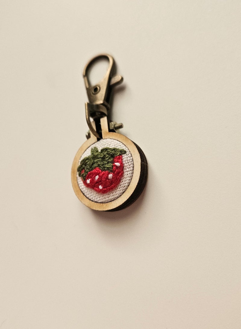 el7la.store Hand embroidered keychain - Image 3