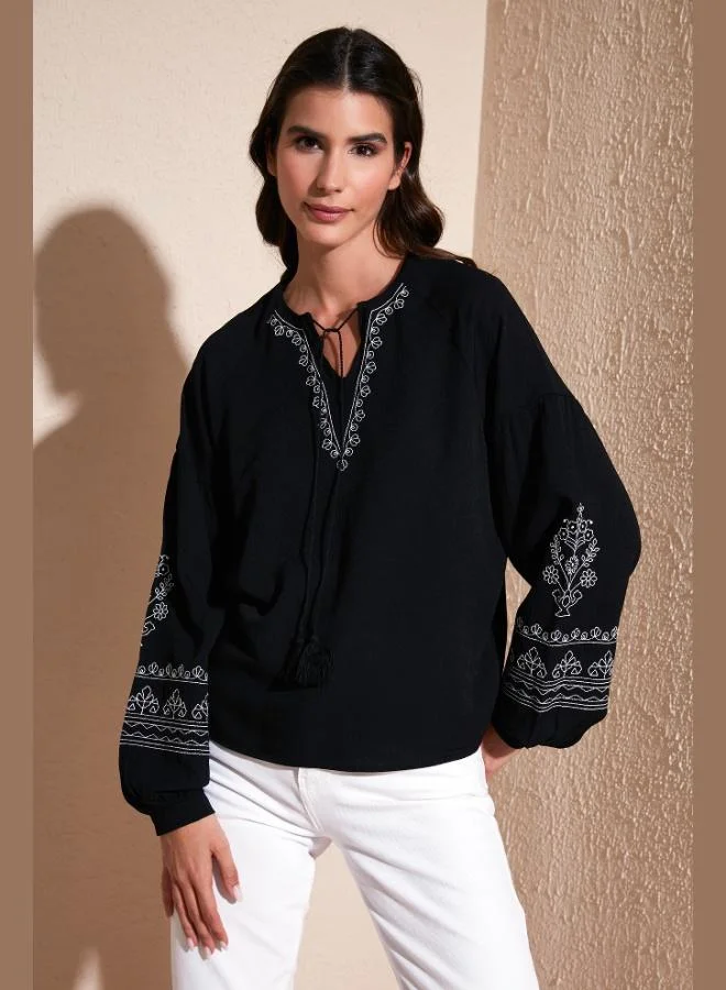Lela Lela Collar Tied Sleeves Embroidered V Neck Regular Fit Blouse Women's BLOUSE 611BZ0368