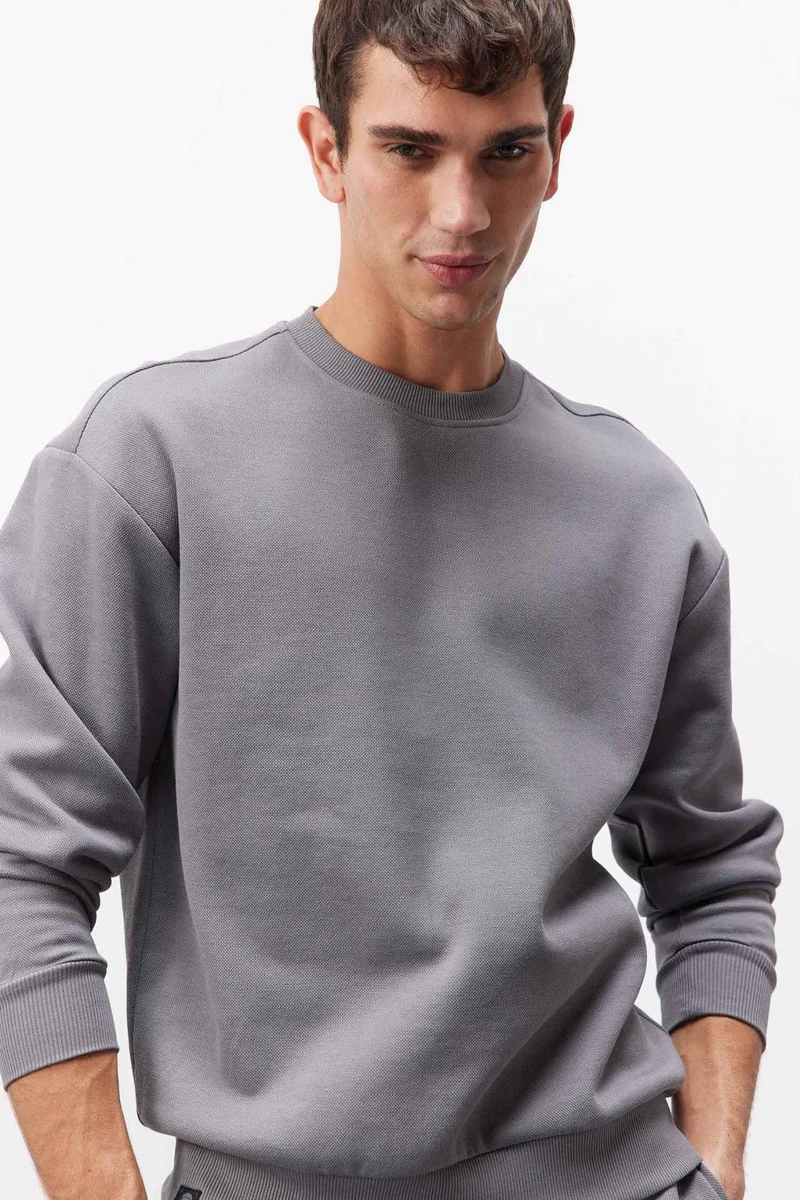 ديفاكتو Boxy Fit Crew Neck Basic Pique Sweatshirt