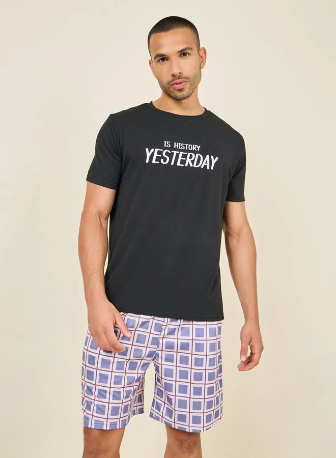 ستايلي Slogan Print T-shirt and Checkered Short Set