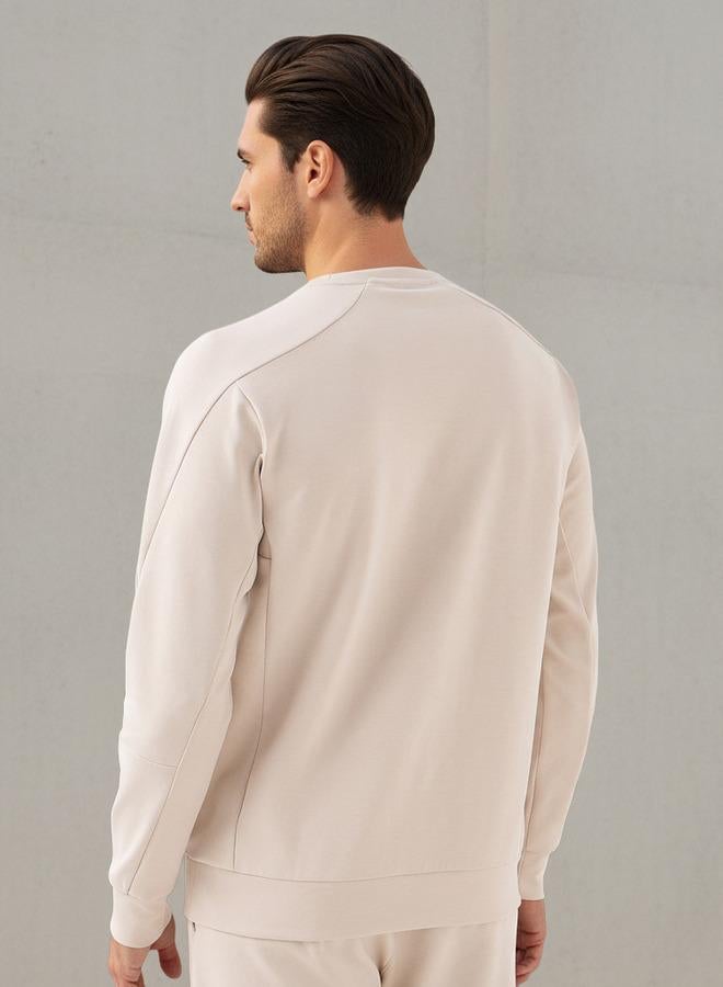 Active Men Performance Embossed Sweatshirt - Image 3