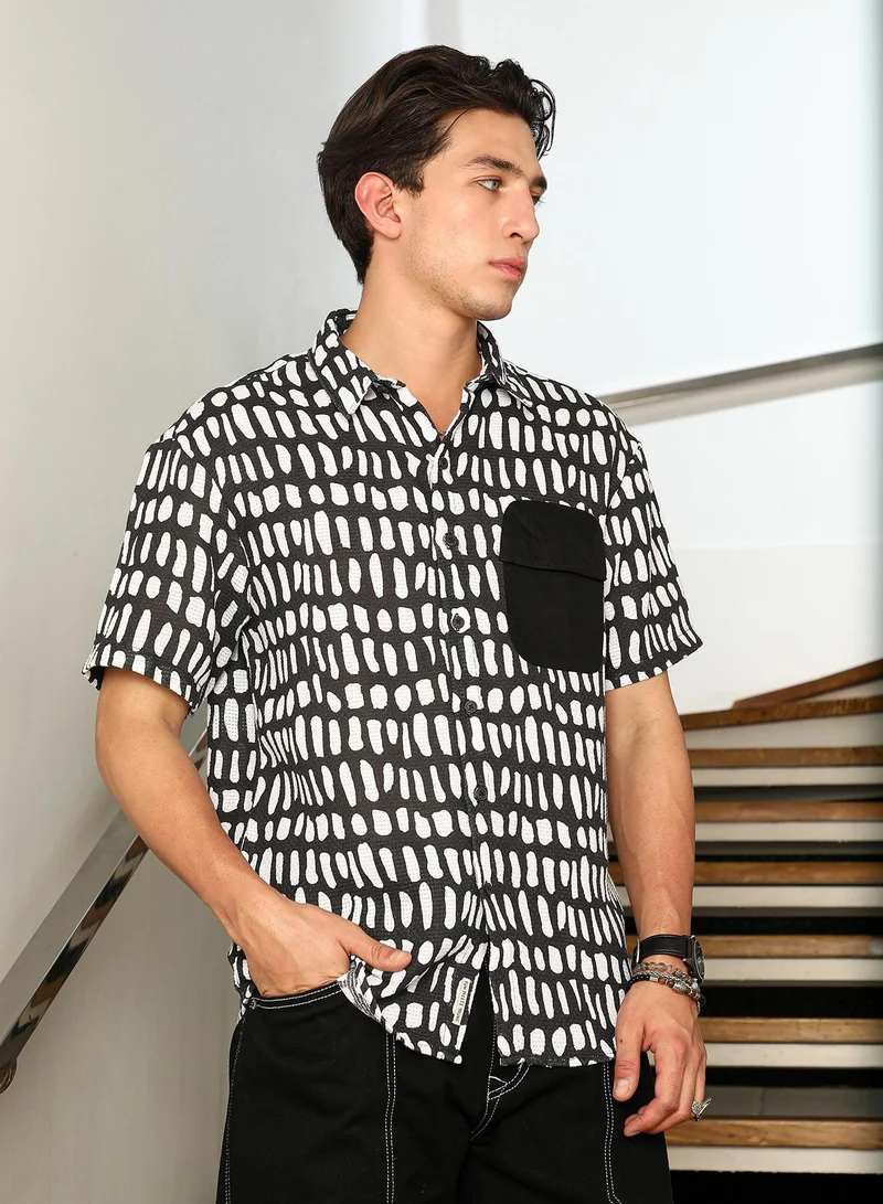 Campus Sutra Campus Sutra Men's Onyx Black:Chalk White Flap-Block Printed Oversized Shirt | Regular Fit Short Sleeve Point Collar Abstract Print | Cotton Blend & Breathable Fabric For Casual & Urban Wear