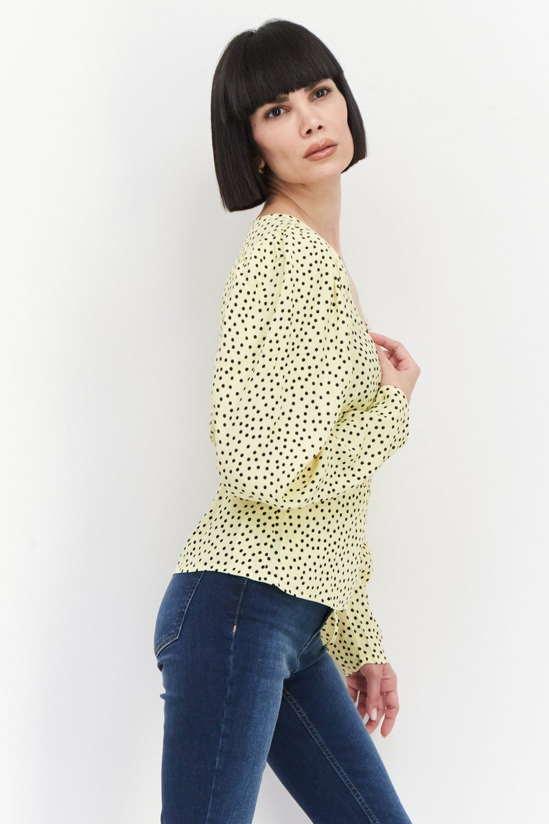 MANGO بلوزة نسائية بأكمام طويلة على شكل حرف V بنقاط بولكا، مجموعة صفراء - Image 2